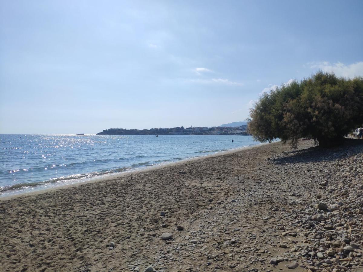 Neva Apartments By The Beach Makrýgialos Exteriör bild